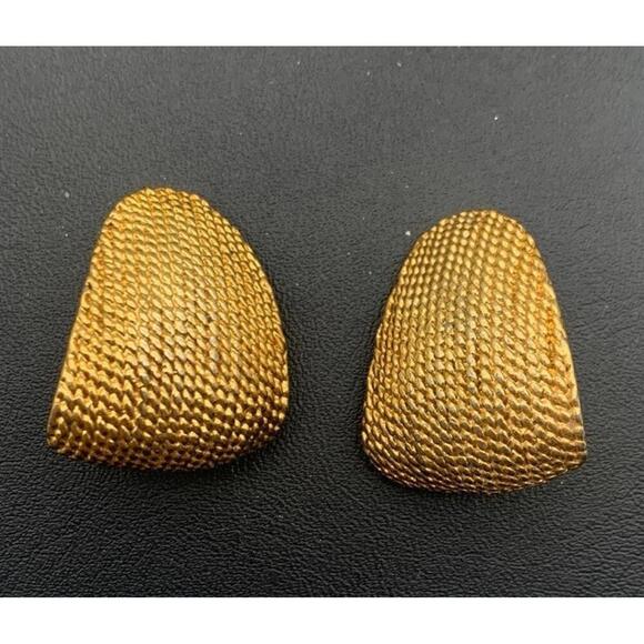 Vintage Gold Tone Textured Chunky Half Hoop 1980s Clip On Earrings - Picture 1 of 4
